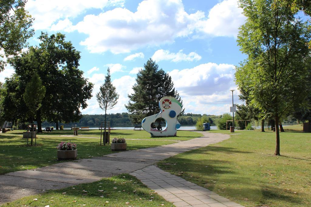 Apartment Promenada Podebrady Exterior photo